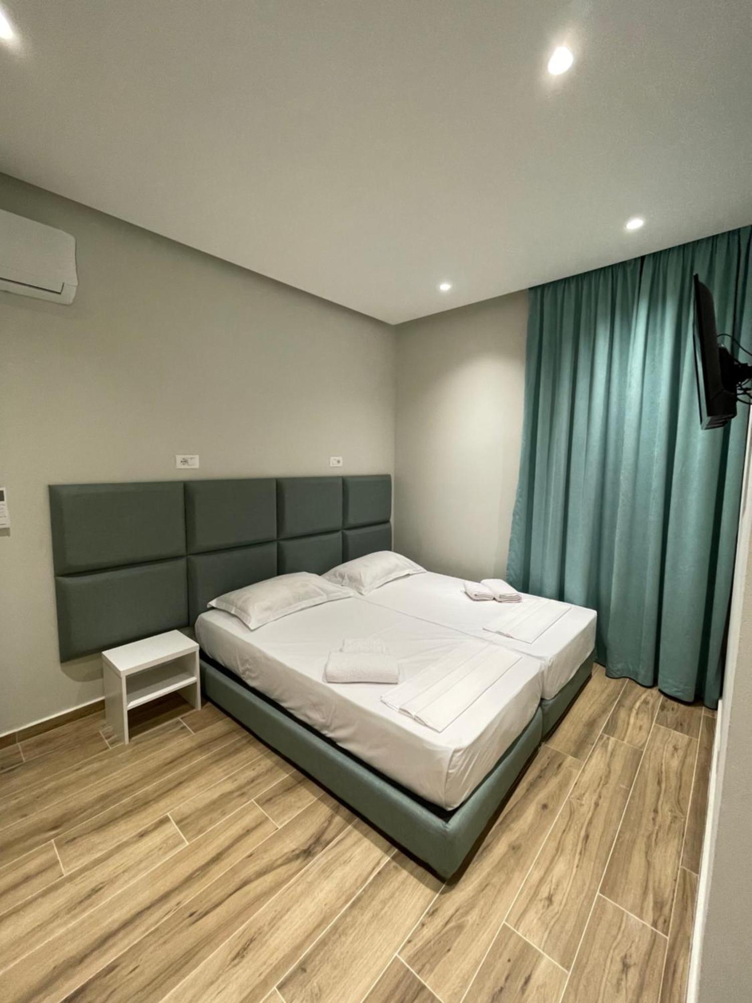 Hotel Rai Sarande Exterior photo