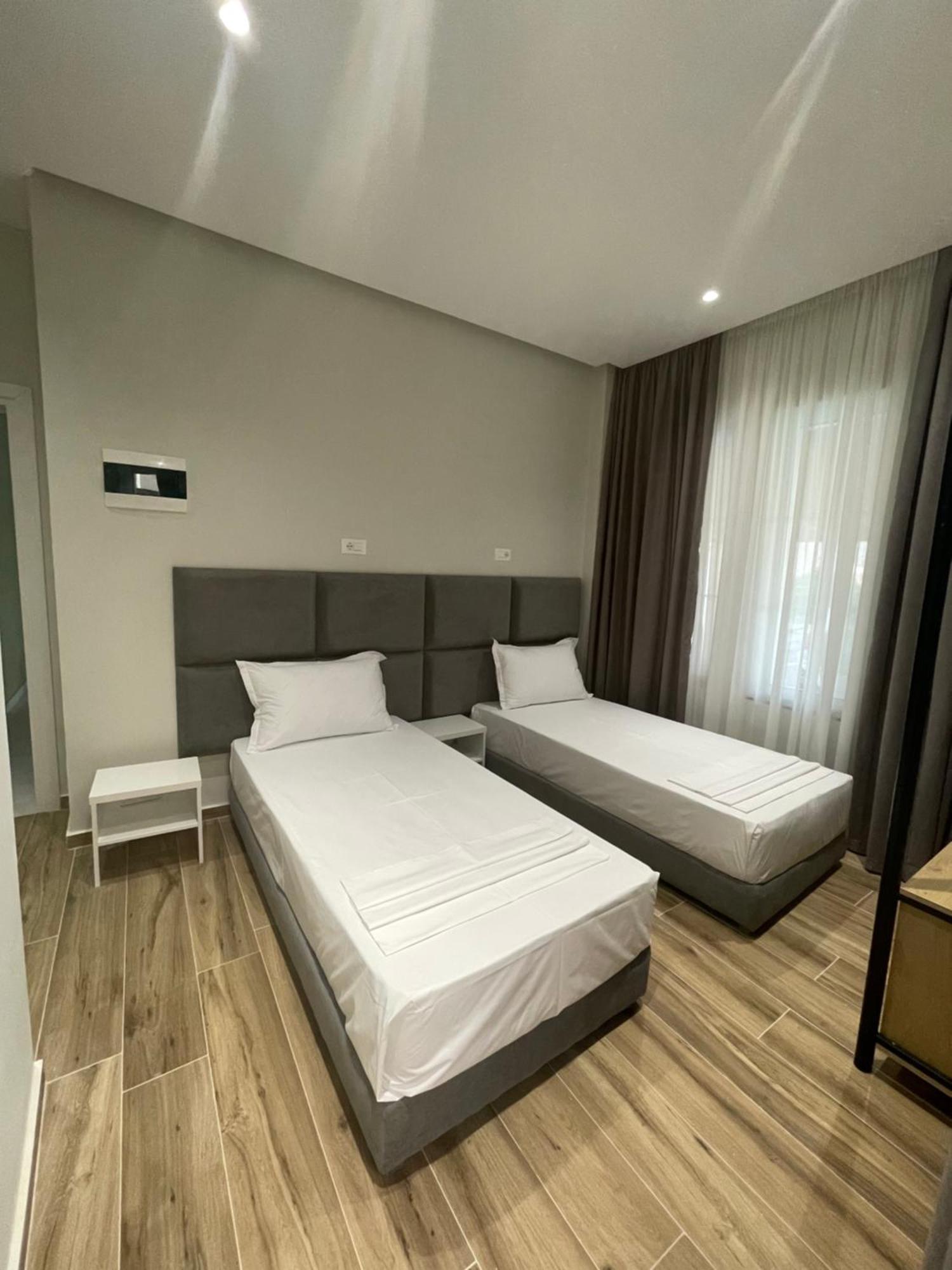 Hotel Rai Sarande Exterior photo